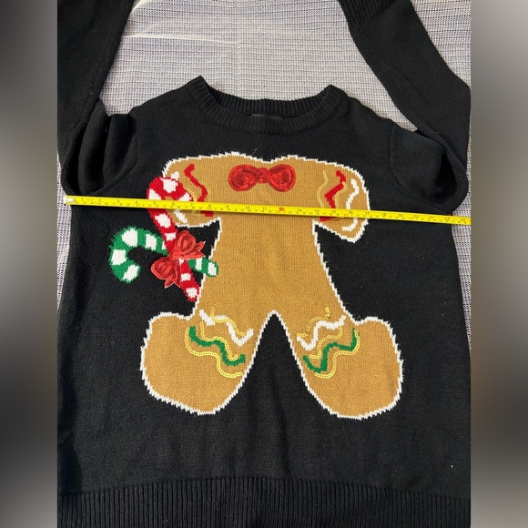 Faith & Zoe women’s Gingerbread man knit sweater; Medium - Picture 8 of 10